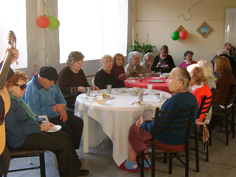 Residencia cómoda y cuidada para adultos mayores